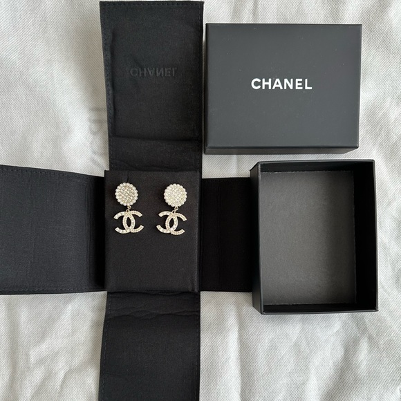 Earrings box,  not including earrings inside - Picture 1 of 5